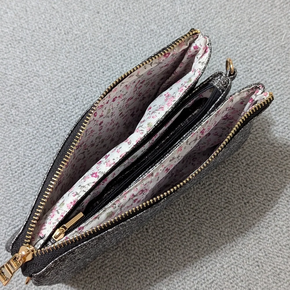 Black and‎ Silver Wristlet Crossbody Bag